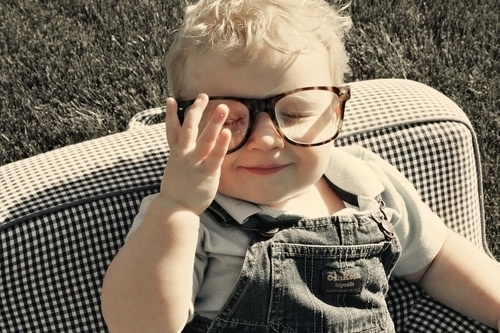 宝宝戴眼镜